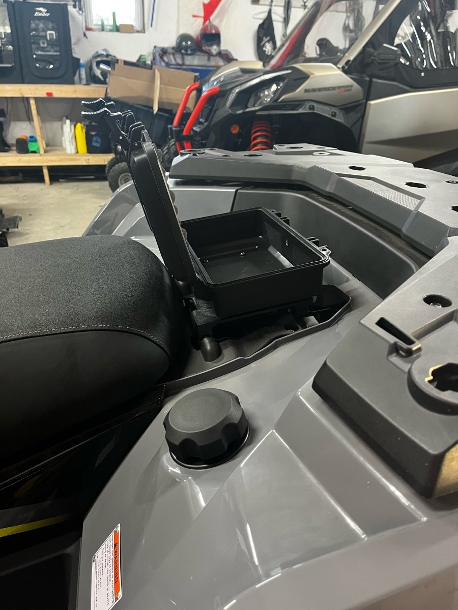 Cforce 600 - 800 - 1000 storage box - Mylifter Garage